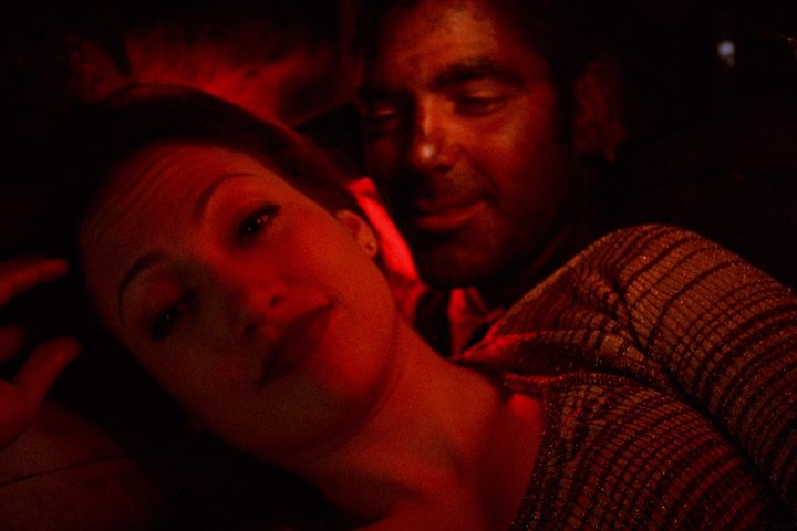 George Clooney lies behind Jennifer Lopez in Out of Sight.