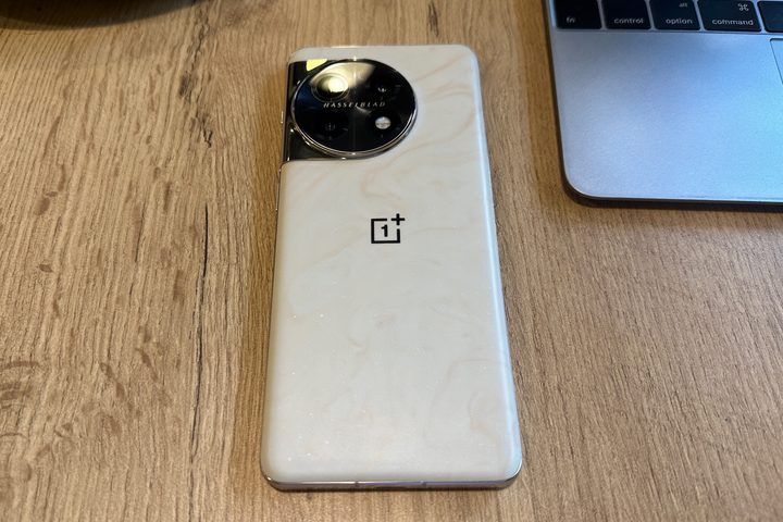 OnePlus 11 Marble Odyssey Edition rear panel