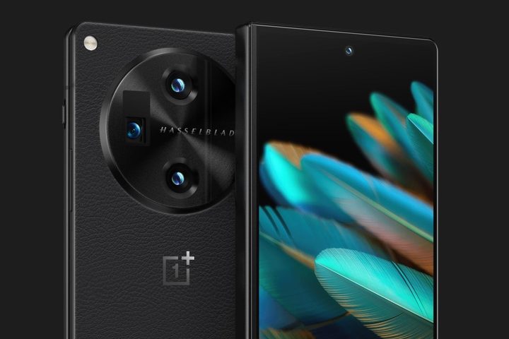 Purported front and rear view of the OnePlus V Fold