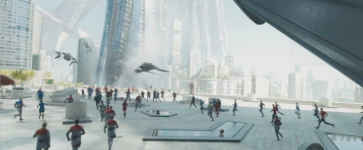 Alien attack a futuristic city in Star Trek Beyond.
