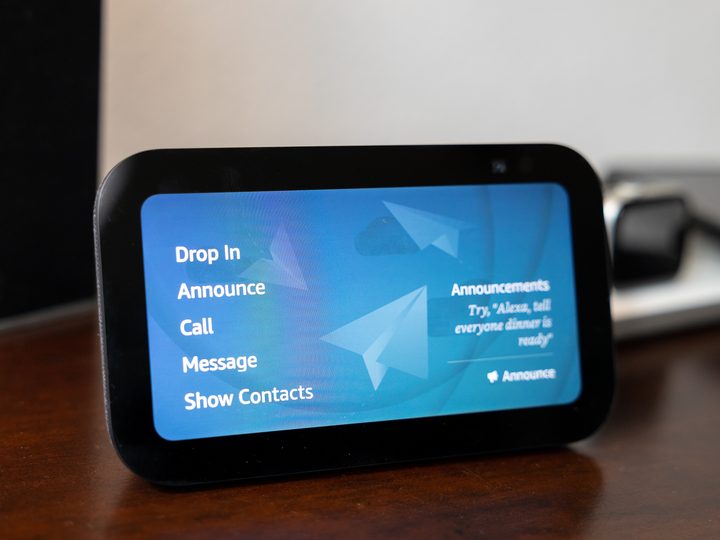 Messaging on the Amazon Echo Show 5 2023 edition.
