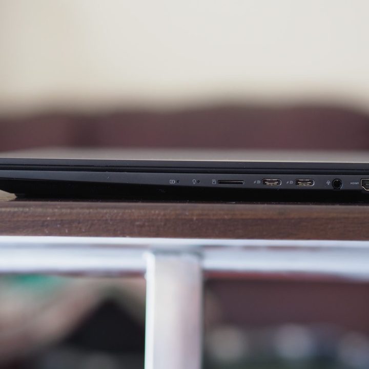 asus zenbook 14 oled review right