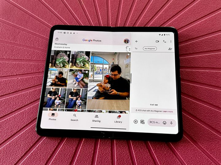 Google Pixel Fold in Obsidian spilt screen view.