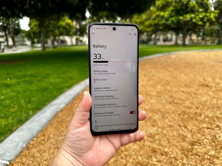 Moto G Stylus 5G 2023 displaying battery info.