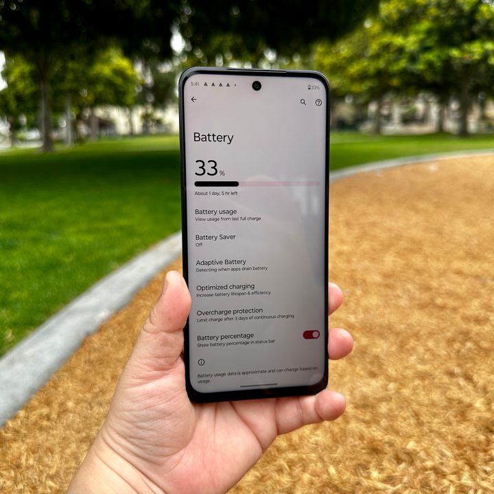 Moto G Stylus 5G 2023 displaying battery info.