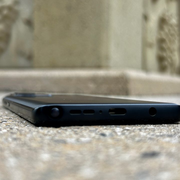 Moto G Stylus 5G 2023 bottom edge.
