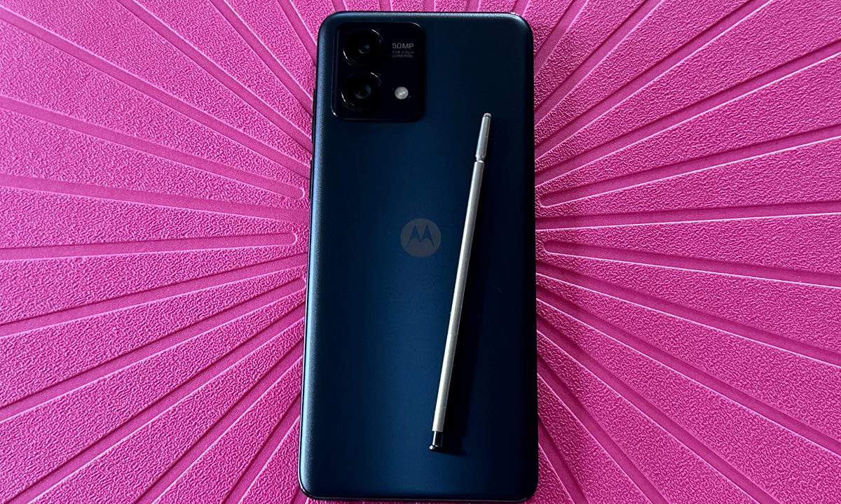 Moto G Stylus 5G 2023 cosmic black color with stylus