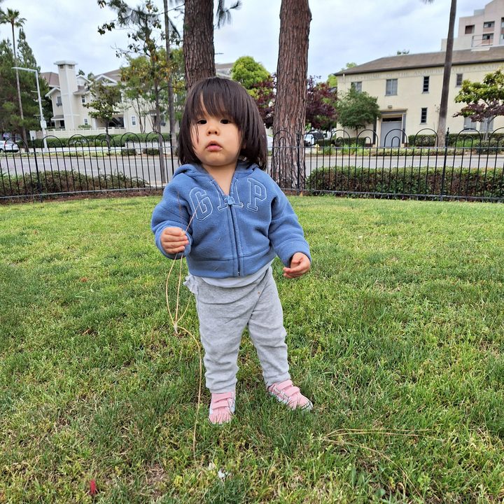 Toddler in park taken with Samsung Galaxy A54 main camera