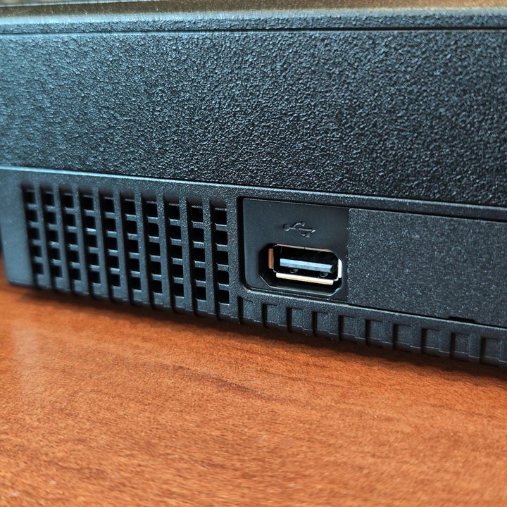 Sony HT-S2000 USB port.