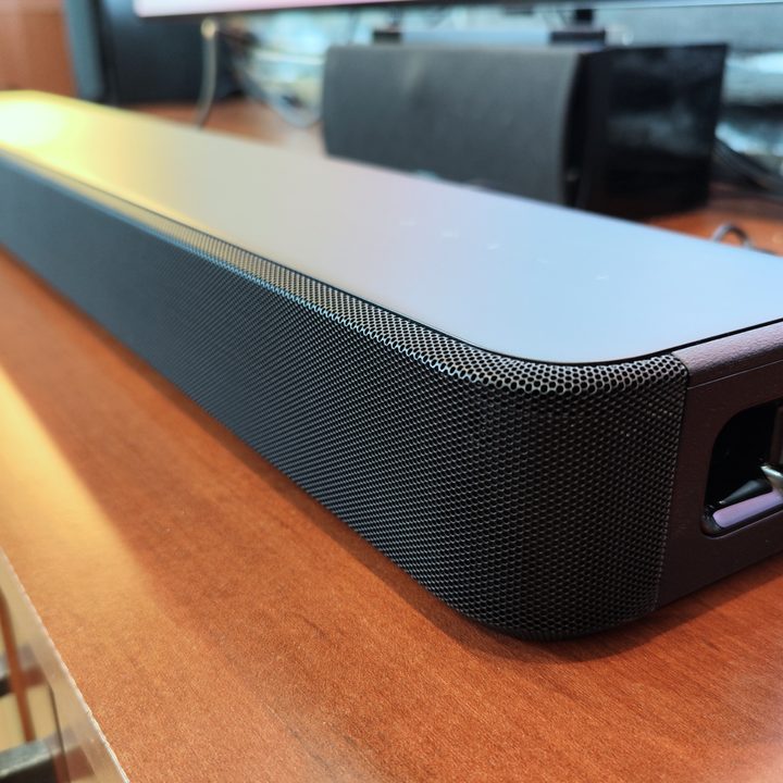 Sony HT-S2000, right side.