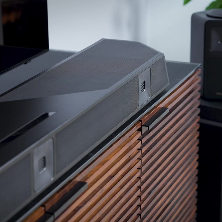 The soundbar component of the Nakamichi Dragon Surround System.