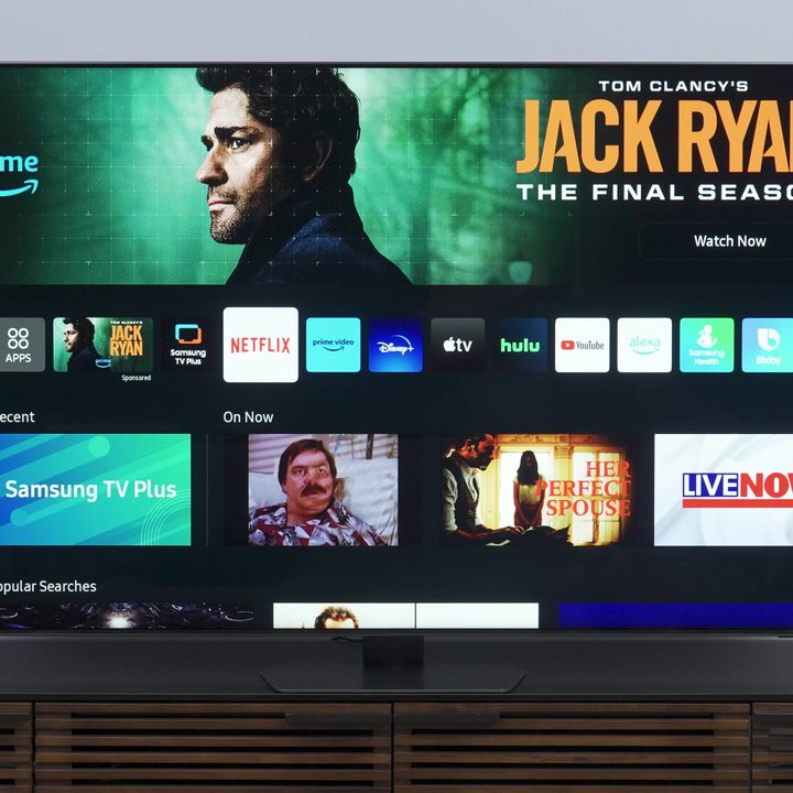 Samsung QN90C TV homescreen UI.