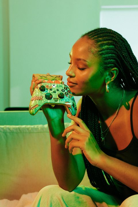 Someone smells the pizza-scented Xbox controller