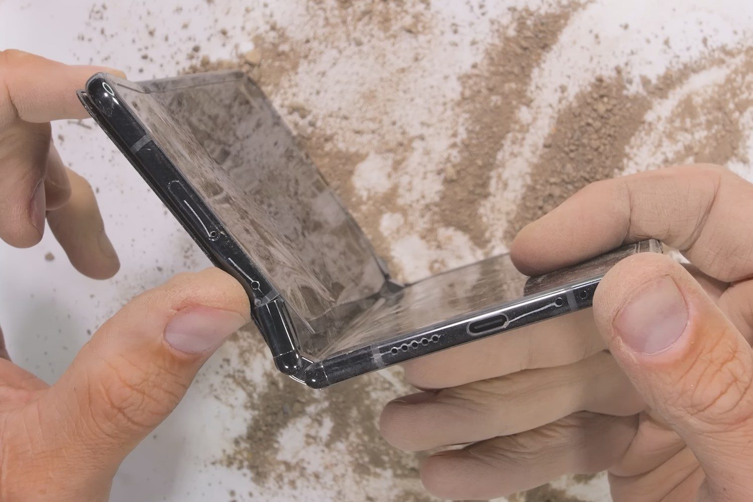 This Pixel Fold durability test is one of the worst I've seen