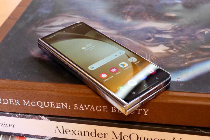 The Samsung Galaxy Z Fold 5's cover screen.