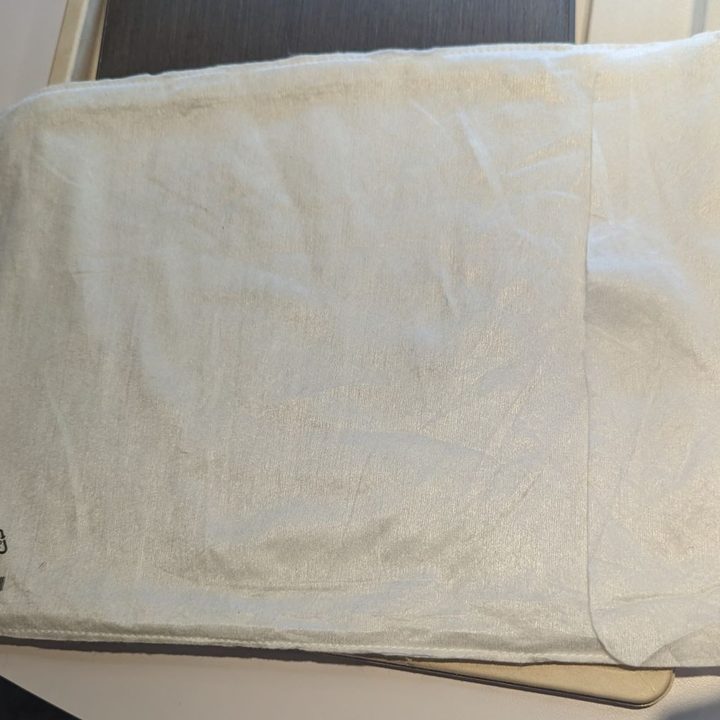 Lenovo bamboo and sugar cane linen bag.