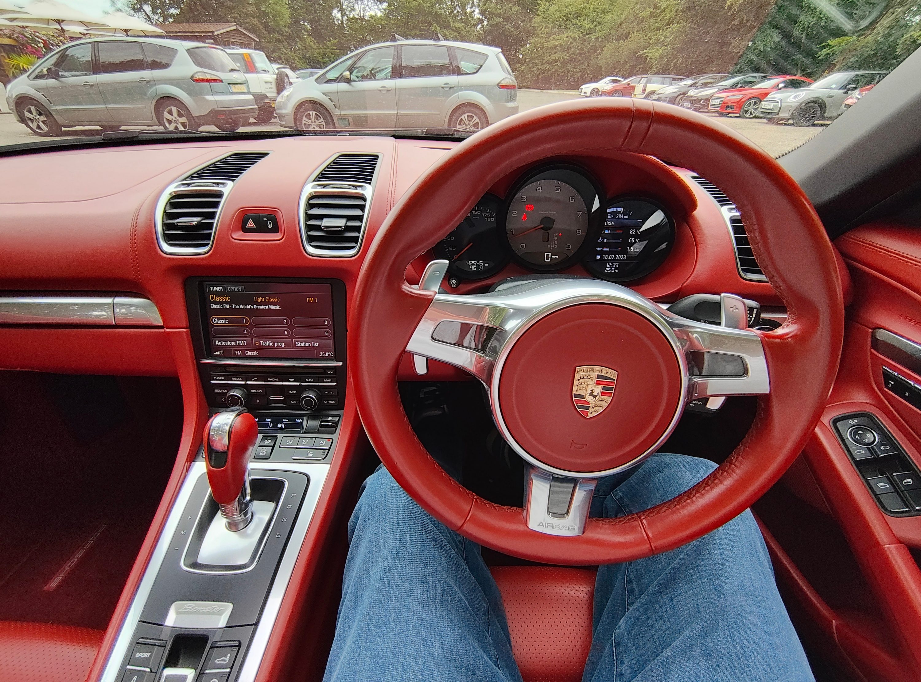 A photo taken with the Motorola Razr 40's wide-angle camera.