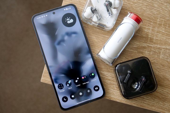 The Nothing Phone 2's home screen.