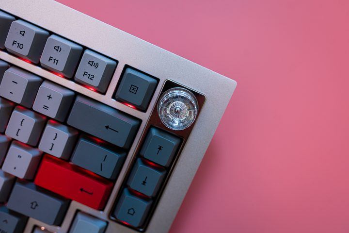 Volume knob on the One Plus Keyboard 81 Pro.