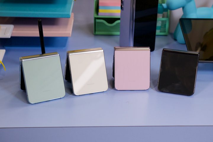 The Samsung Galaxy Z Flip 5 in mint, cream, pink, and black colors.