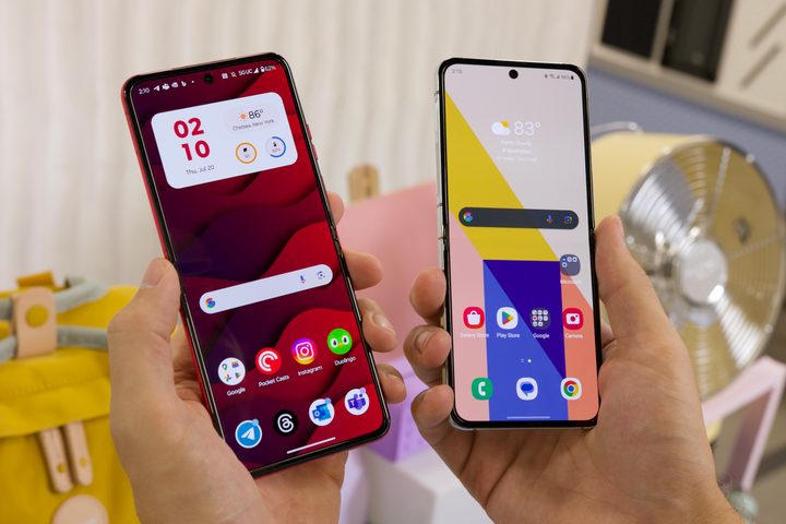 Samsung Galaxy Z Flip 5 next to the Motorola Razr Plus.