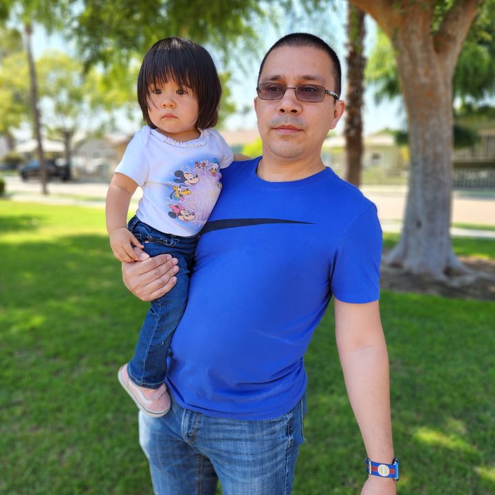 Daddy daughter portrait taken with Samsung Galaxy Z Fold 4.