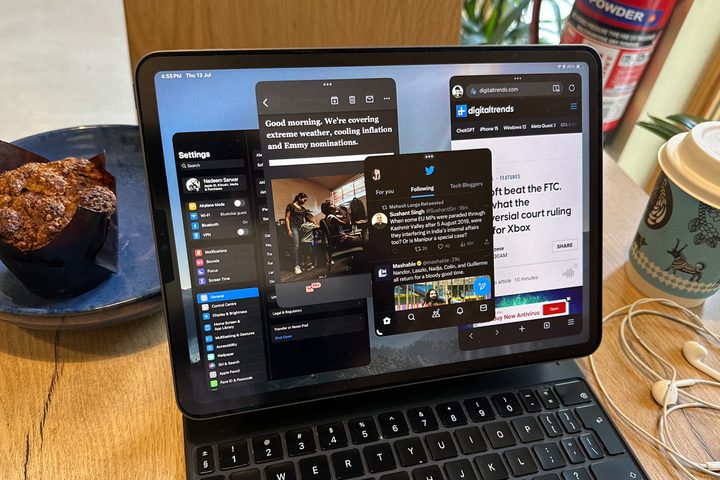 Multi-window format in Stage Manager