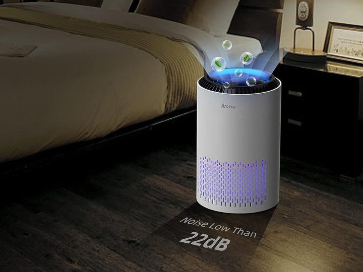 Aroeve MK01 Home Air Purifier lifestyle image on floor.