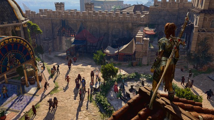Lae'zel standing on top of a roof look down on a crowd of people in a city