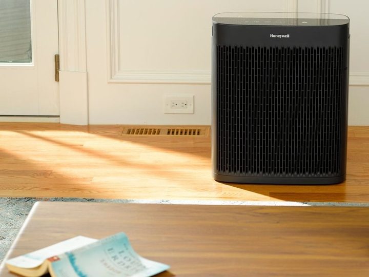 Honeywell InSight HEPA Air Purifier lifestyle image.