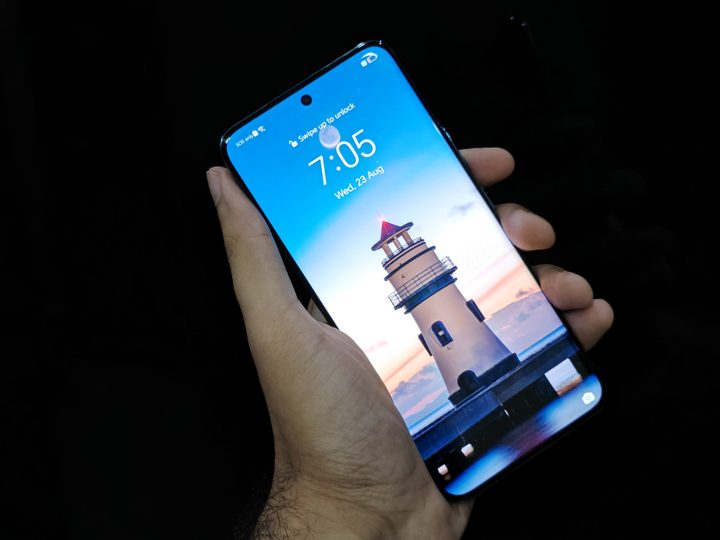 Honor 90 display.
