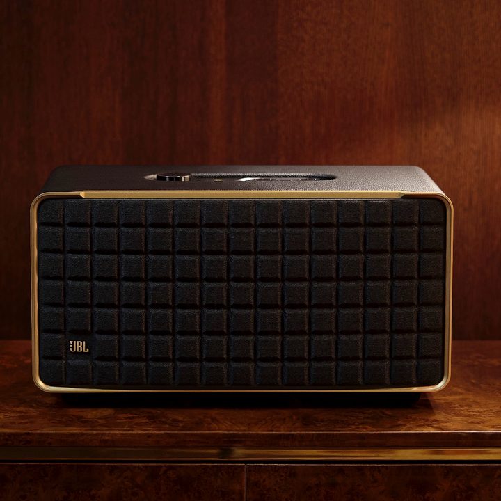 JBL Authentics 500.