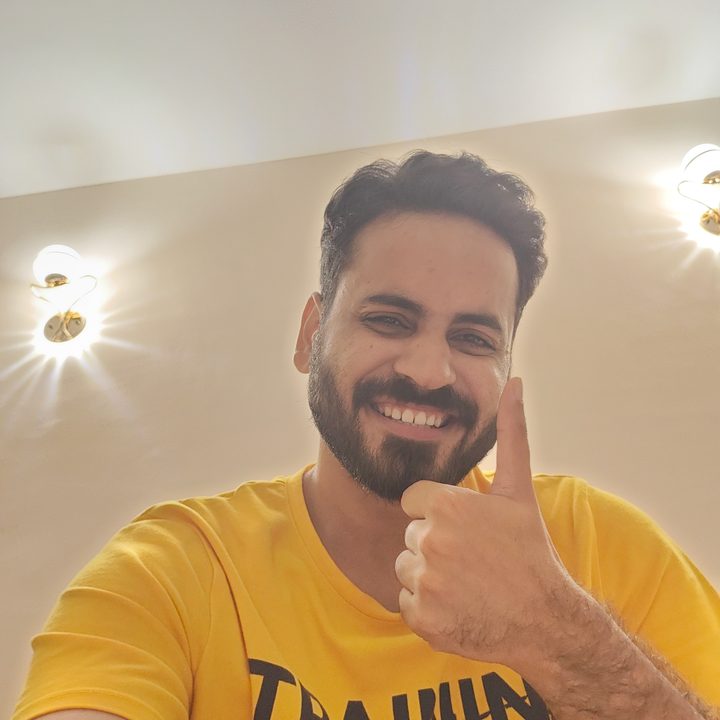 Prakhar Khanna selfie with Motorola Razr Plus.