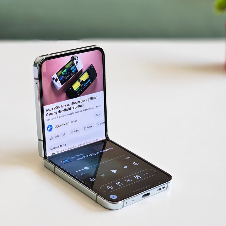 YouTube Flex mode features on Samsung Galaxy Z Flip 5.