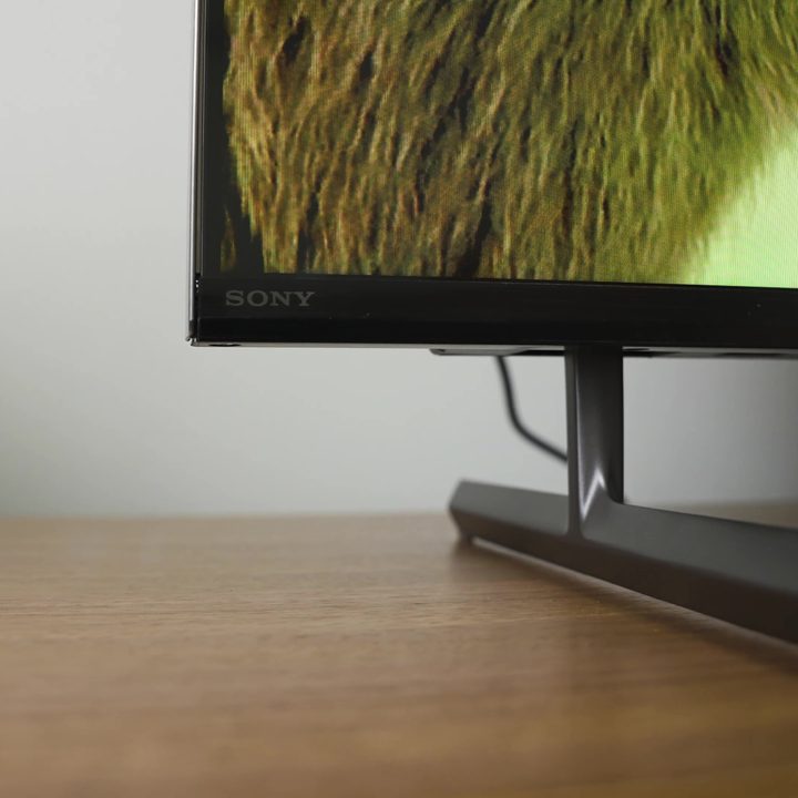 The bottom corner bezel of a Sony X90L.