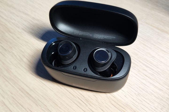 Baseus Bowie MA10 in charging case.