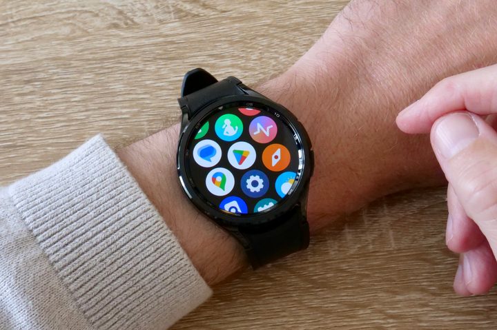 The app menu on the Samsung Galaxy Watch 6 Classic.