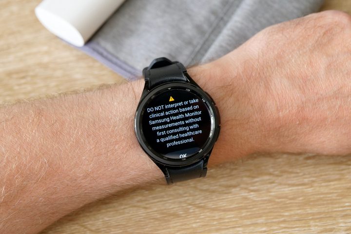 Taking a blood pressure measurement on the Samsung Galaxy Watch 6 Classic.