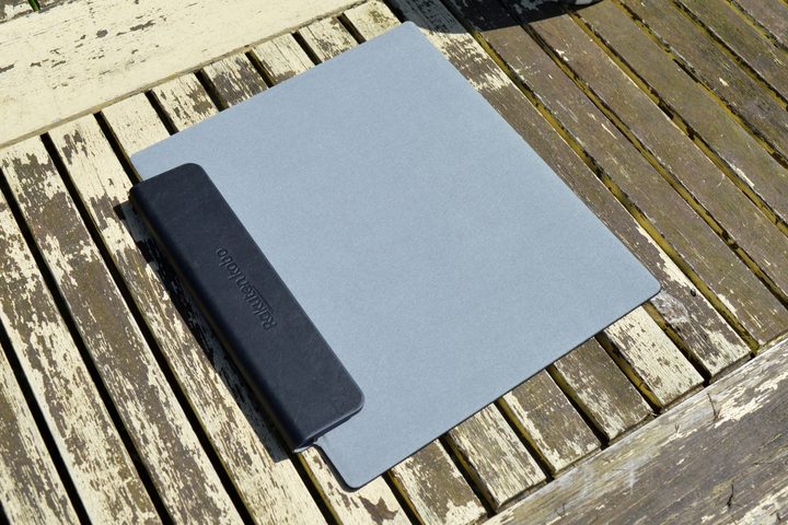 The SleepCover for the Kobo Elipsa 2E.