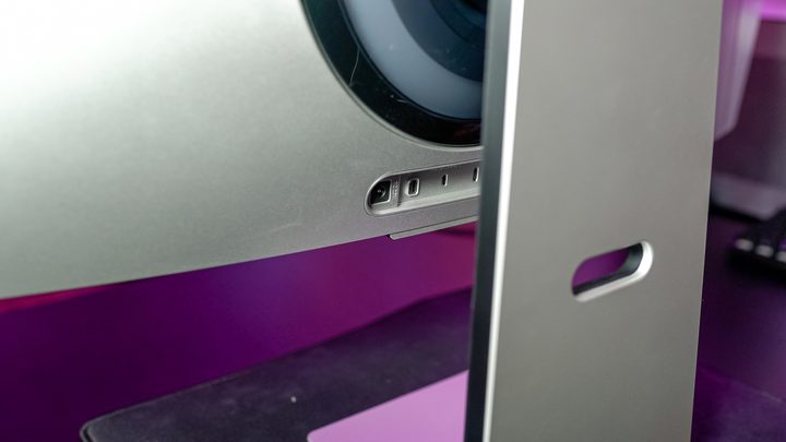 Ports on the Samsung Odyssey OLED G8.