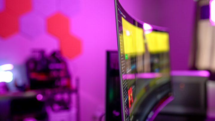 Side of the Samsung Odyssey OLED G8.