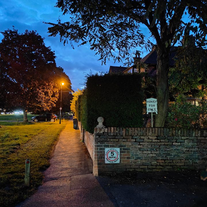 A Night mode photo taken by the OnePlus 11.