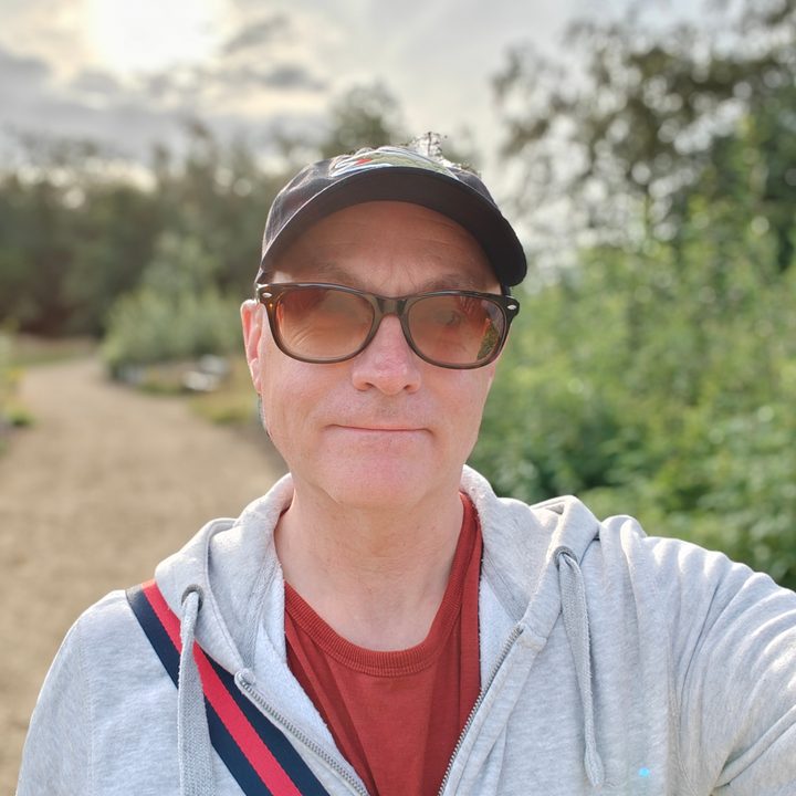 A selfie taken by the OnePlus 11.