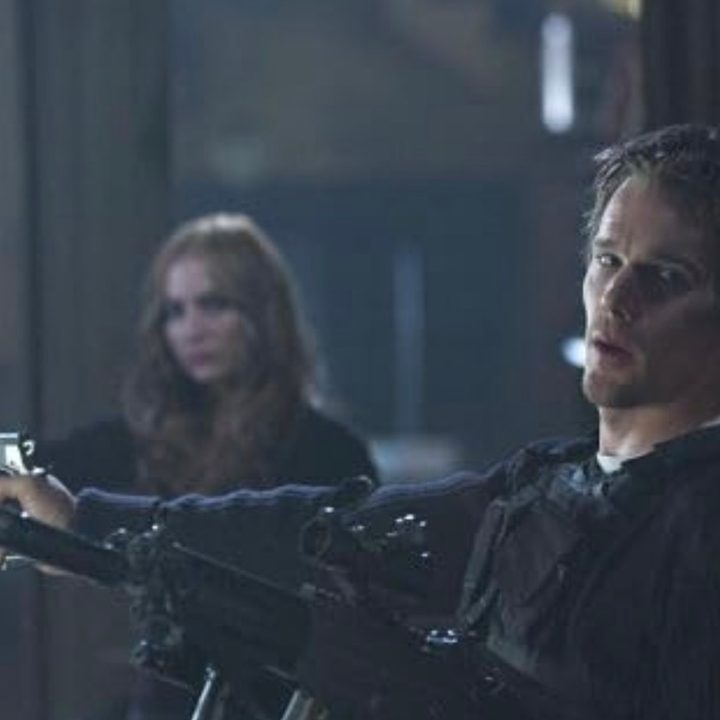 Ethan Hawke points a gun in Assault on Precinct 13.