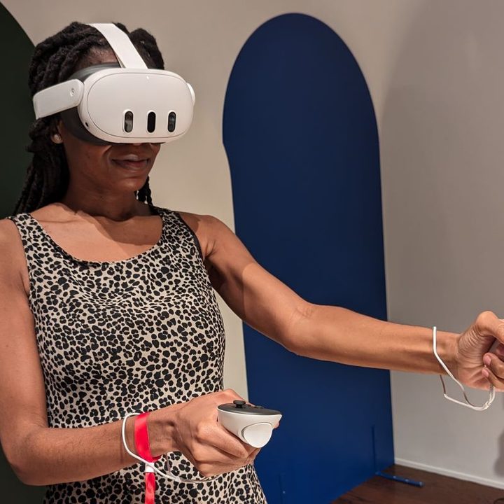 Fionna Ahomuoh using the Meta Quest 3 VR headset.