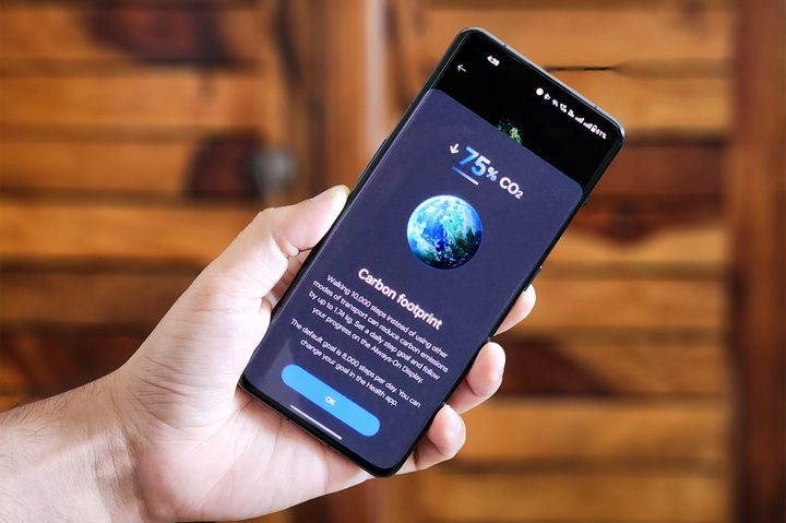 Carbon footprint Always-on Display (AOD) in OxygenOS with Android 14 beta on OnePlus 11.