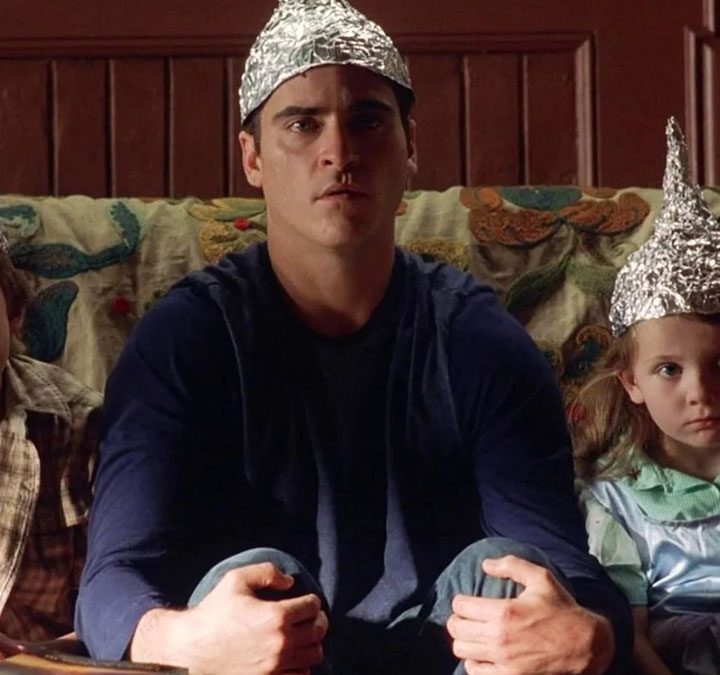 Rory Culkin, Joaquin Phoenix, and Abigail Breslin in Signs.