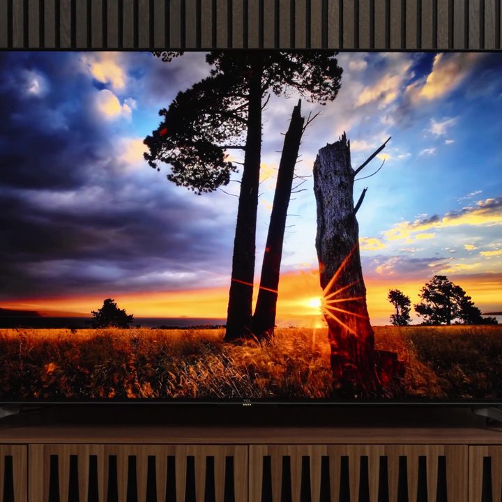 A sunset scene on a TCL Q7 TV.