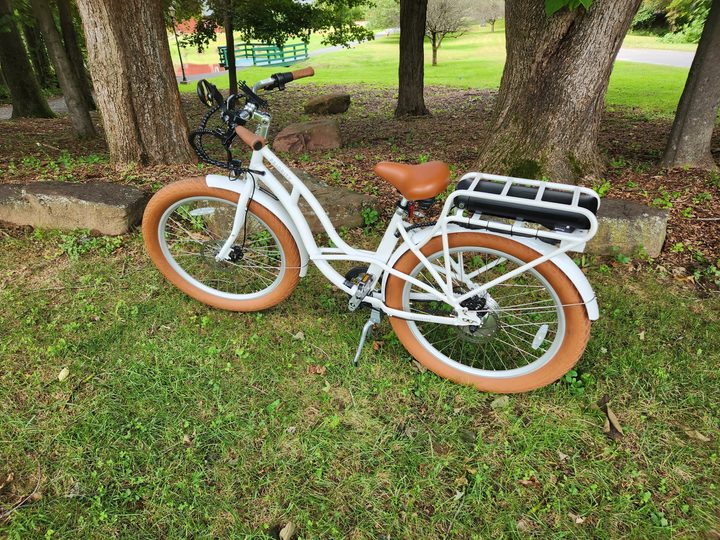 The Priority E-Coast e-bike is ready for town and country cruising.