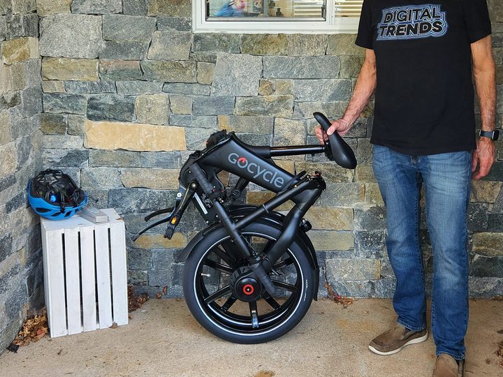 When you fold the GoCycle G4 you can hold the seat and roll the e-bike around on both wheels.